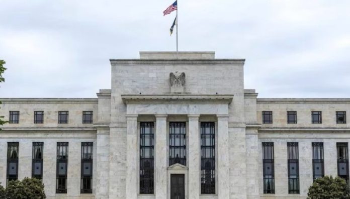 अमेरिकी फेडरल रिजर्व ने अपनी मानदंड ब्याज दर में 0.25% अंक की कटौती की