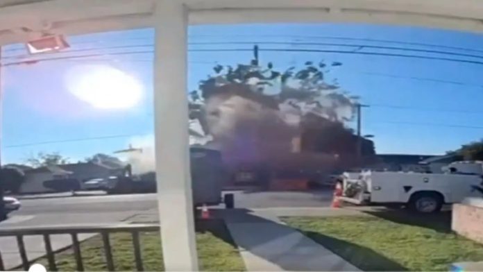 अमेरिका : कैलिफोर्निया में जोरदार धमाका, गैस पाइपलाइन फटते ही उड़ा घर, 6 लोगों के घायल होने की खबर अमेरिका : कैलिफोर्निया में जोरदार धमाका, गैस पाइपलाइन फटते ही उड़ा घर, 6 लोगों के घायल होने की खबर