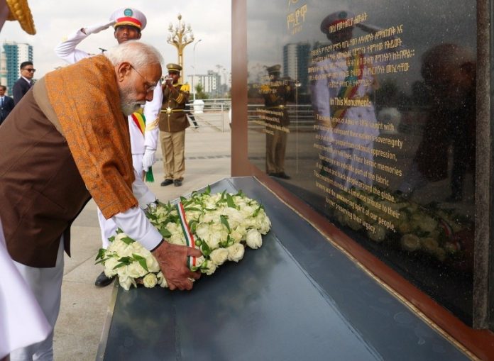 पीएम मोदी ने इथियोपिया के अदीस अबाबा में अदवा विजय स्मारक पर श्रद्धांजलि अर्पित की