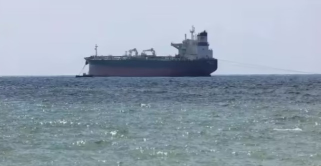 ईरान ने ओमान की खाड़ी में जब्त किया 60 लाख लीटर डीजल से भरा टैंकर ईरान ने ओमान की खाड़ी में जब्त किया 60 लाख लीटर डीजल से भरा टैंकर