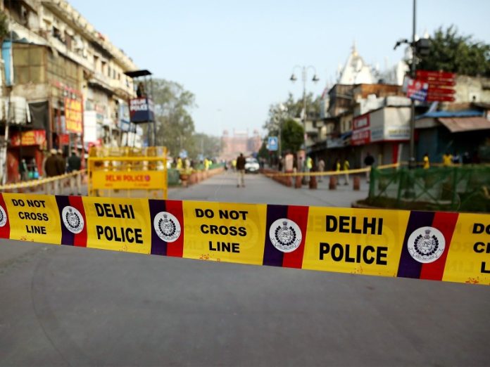 दिल्ली : अमन विहार में डीटीसी बस चालक की पीट-पीटकर हत्या, एक गिरफ्तार दिल्ली : अमन विहार में डीटीसी बस चालक की पीट-पीटकर हत्या, एक गिरफ्तार