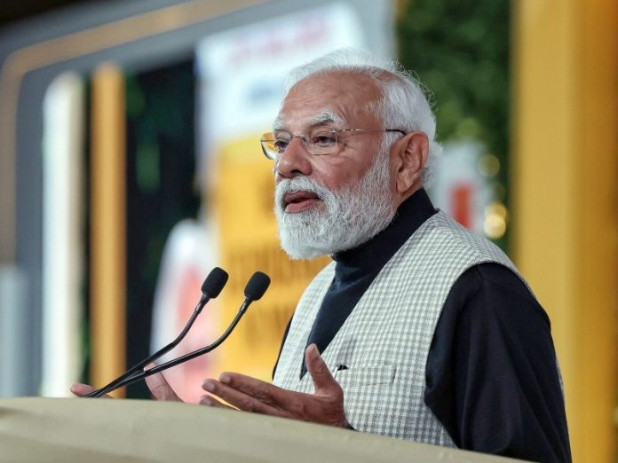 पीएम मोदी ने महाकवि सुब्रमण्यम भारती को श्रद्धांजलि अर्पित की