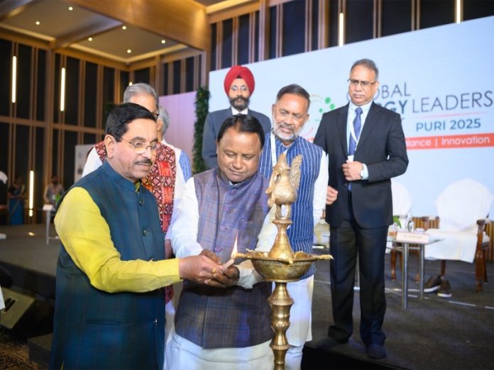 ओडिशा के सीएम माझी और केंद्रीय मंत्री प्रल्हाद जोशी ने पुरी में वैश्विक ऊर्जा नेताओं के शिखर सम्मेलन 2025 का किया उद्घाटन ओडिशा के सीएम माझी और केंद्रीय मंत्री प्रल्हाद जोशी ने पुरी में वैश्विक ऊर्जा नेताओं के शिखर सम्मेलन 2025 का किया उद्घाटन