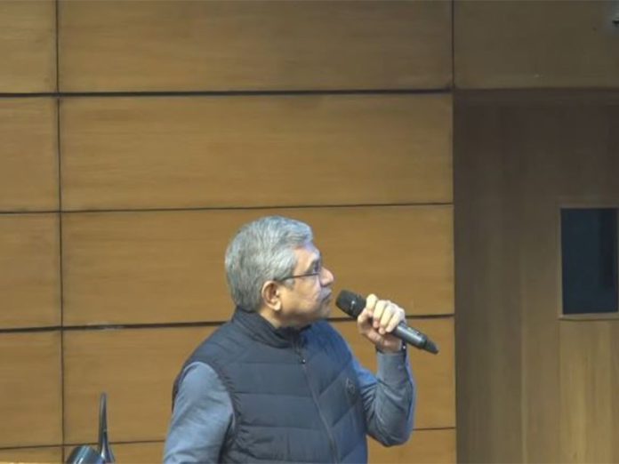 केंद्रीय मंत्रिमंडल ने दो चरणों में आयोजित होने वाली जनगणना 2027 के लिए 11,718 करोड़ रुपये के बजट को मंजूरी दी केंद्रीय मंत्रिमंडल ने दो चरणों में आयोजित होने वाली जनगणना 2027 के लिए 11,718 करोड़ रुपये के बजट को मंजूरी दी