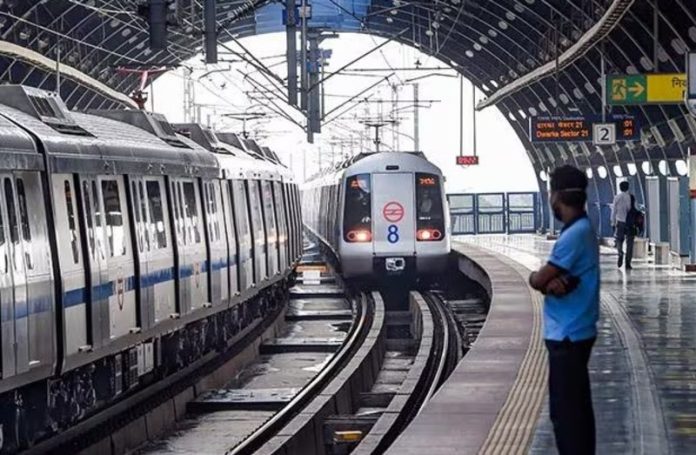 गणतंत्र दिवस के अवसर पर सुबह 3 बजे से शुरू होंगी दिल्ली मेट्रो की सेवाएं