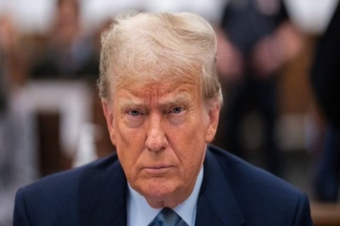 अमेरिकी राष्ट्रपति डोनाल्ड ट्रंप ने ग्रीनलैंड के अधिग्रहण की अमेरिका की योजना का विरोध करने वाले देशों पर टैरिफ लगाने की धमकी दी