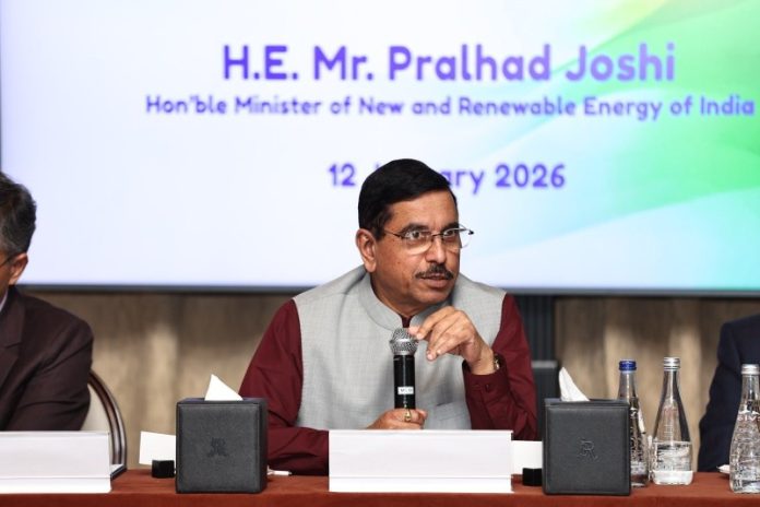 केंद्रीय मंत्री प्रल्हाद जोशी ने स्वच्छ ऊर्जा निवेश और सहयोग पर फोकस के साथ अबू धाबी का दौरा पूरा किया