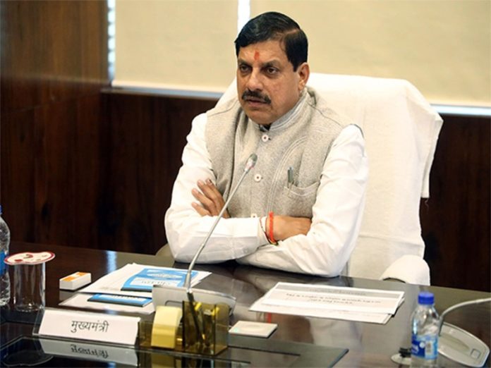 इंदौर में जल प्रदूषण संकट के बीच मध्य प्रदेश के सीएम मोहन यादव ने दो अधिकारियों को किया निलंबित