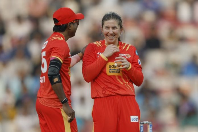 WPL 2026 : गुजरात जायंट्स ने यूपी वॉरियर्स को 10 रन से हराया WPL 2026 : गुजरात जायंट्स ने यूपी वॉरियर्स को 10 रन से हराया