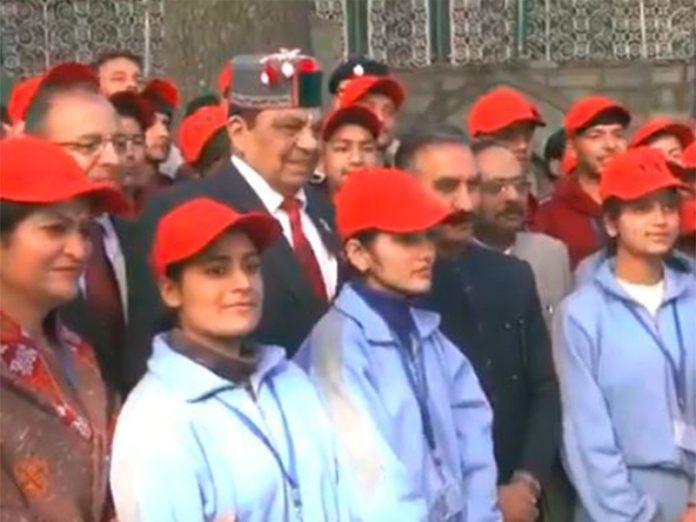 हिमाचल प्रदेश के सीएम सुखविंदर सिंह सुक्खू ने 'राज्य के बच्चों' के लिए 10 दिवसीय एक्सपोजर टूर को हरी झंडी दिखाकर रवाना किया