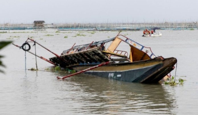 गाम्बिया : प्रवासियों को ले जा रही नाव पलटी, 7 की मौत की खबर