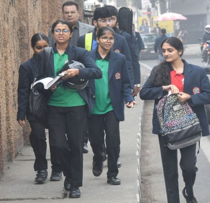 गौतम बुद्ध नगर : ठंड के मौसम को देखते हुए नर्सरी से कक्षा 8 तक के स्कूल 16 और 17 जनवरी को बंद रहेंगे