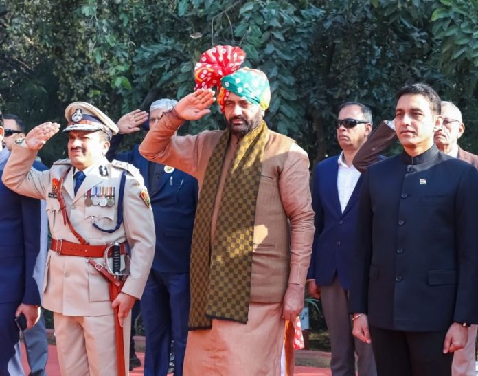 हरियाणा के सीएम नायब सिंह सैनी ने गणतंत्र दिवस पर गुरुग्राम में फहराया राष्ट्रीय ध्‍वज