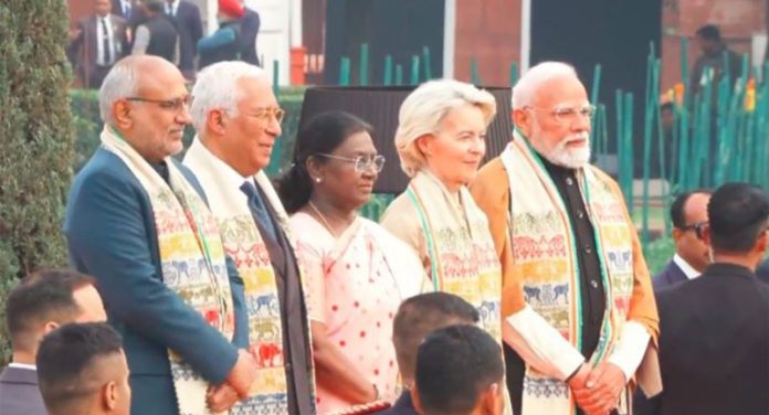 राष्ट्रपति मुर्मू ने राष्ट्रपति भवन में 'एट होम' रिसेप्शन का किया आयोजन