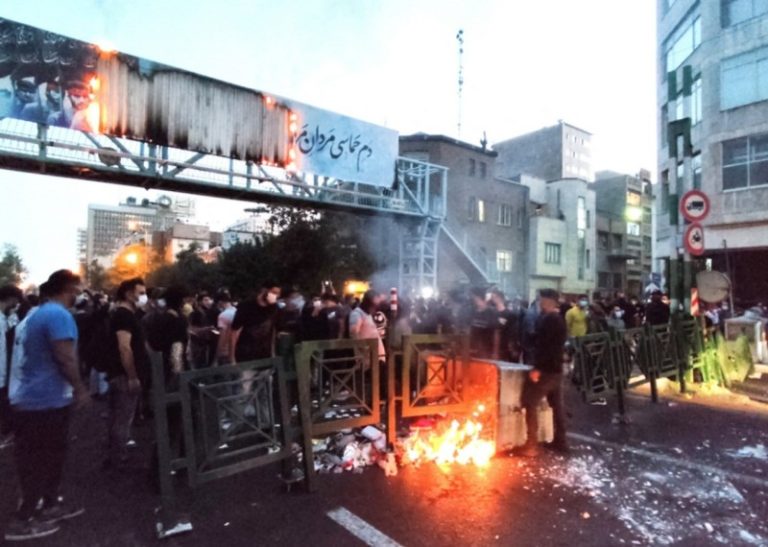 ‘तुरंत छोड़ दें ईरान’, अमेरिका ने अपने नागरिकों के लिए जारी की एडवाइजरी