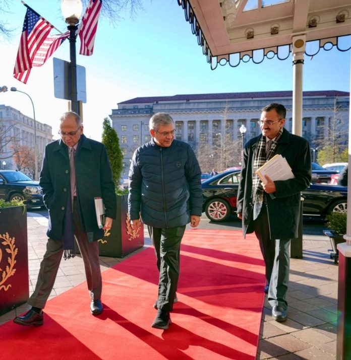 केंद्रीय मंत्री अश्विनी वैष्णव महत्वपूर्ण खनिज संबंधी बैठक में भाग लेने के लिए वाशिंगटन डीसी पहुंचे