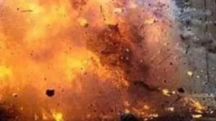 उप्र : लखनऊ में खाना बनाने के दौरान तेज धमाके के साथ फटा सिलेंडर, मकान की दीवारें ढही