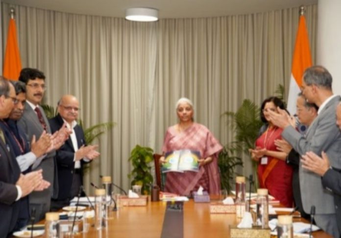 वित्त मंत्री निर्मला सीतारमण ने परिसंपत्ति मुद्रीकरण योजना के दूसरे चरण का किया शुभारंभ वित्त मंत्री निर्मला सीतारमण ने परिसंपत्ति मुद्रीकरण योजना के दूसरे चरण का किया शुभारंभ