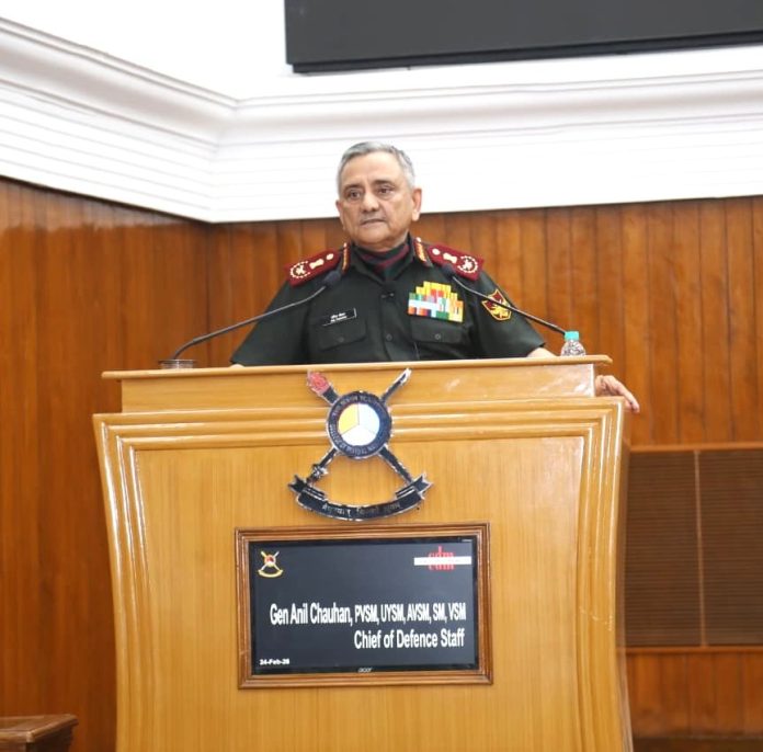 रक्षा प्रमुख जनरल अनिल चौहान ने सिकंदराबाद स्थित रक्षा प्रबंधन महाविद्यालय में 'मित्रा' विषय पर आयोजित वार्षिक संगोष्ठी को किया संबोधित