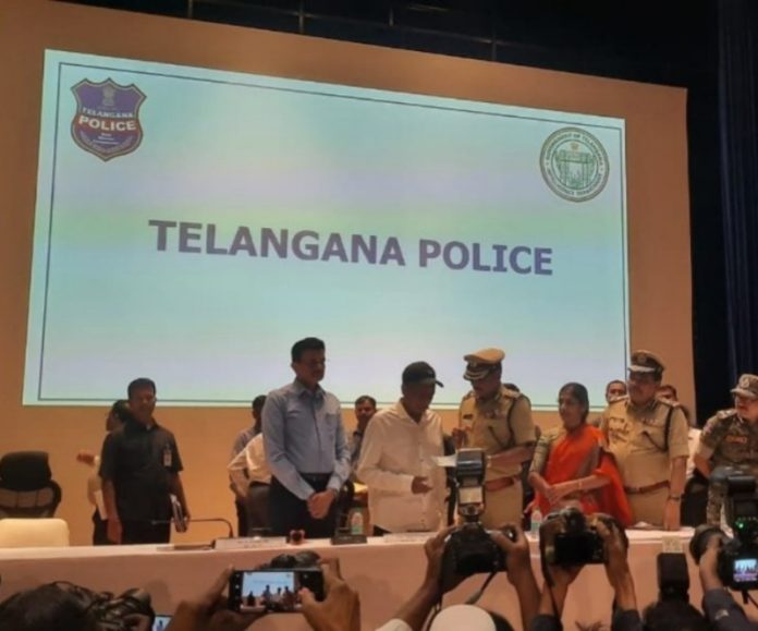 तेलंगाना में 4 बड़े नक्सली नेताओं ने किया आत्‍मसमर्पण