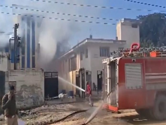 राजस्थान : भिवाड़ी में रासायनिक कारखाने में आग लगने से 7 लोगों की झुलसकर मौत की खबर