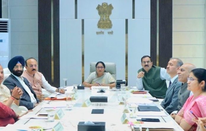 प्रधानमंत्री जन आरोग्य योजना में शामिल हुए पेंशन पाने वाले लाभार्थी