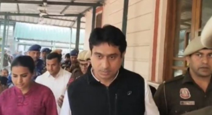 दिल्ली : अदालत ने भारतीय युवा कांग्रेस के अध्यक्ष उदय भानु चिब को 4 दिन की पुलिस हिरासत में भेजा