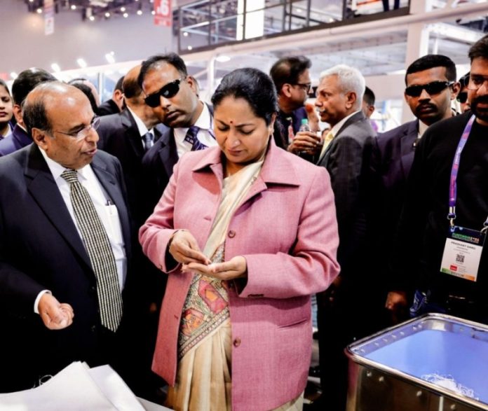 सीएम रेखा गुप्ता प्लास्ट इंडिया 2026 की अंतरराष्ट्रीय प्लास्टिक प्रदर्शनी सम्मेलन में हुईं शामिल