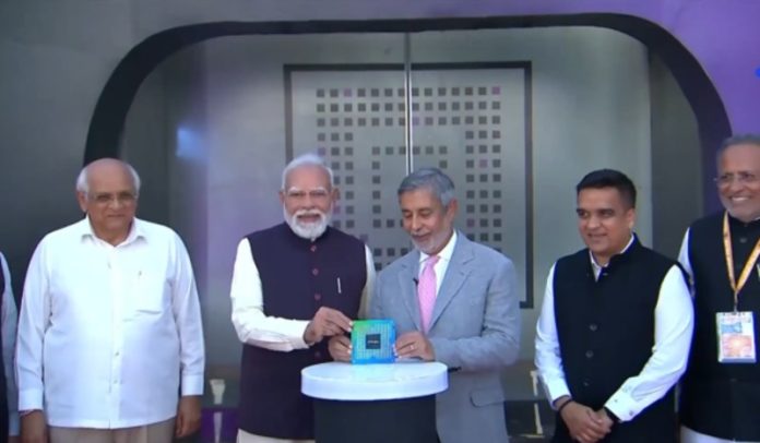 पीएम मोदी ने गुजरात में माइक्रोन एटीएमपी सुविधा का किया उद्घाटन पीएम मोदी ने गुजरात में माइक्रोन एटीएमपी सुविधा का किया उद्घाटन