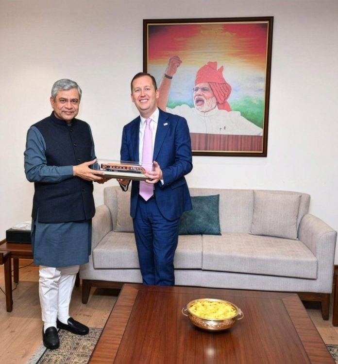 केंद्रीय मंत्री अश्विनी वैष्‍णव ने अमरीकी राजदूत सर्गियो गोर से नई दिल्‍ली में की मुलाकात