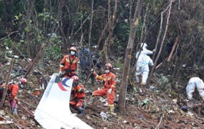 US : 4 killed in small plane crash near Colorado ski resort community US : 4 killed in small plane crash near Colorado ski resort community