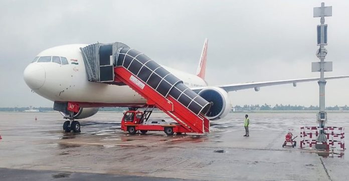 पश्चिम एशिया में बढ़ते तनाव के बीच एयर इंडिया और एयर इंडिया एक्सप्रेस 48 उड़ानों का करेंगी संचालन