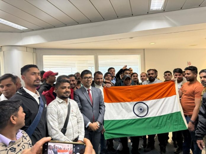 भारत ने पश्चिम एशिया में भारतीय नागरिकों की सहायता बढ़ाई, लेबनान और कतर से सैकड़ों भारतीय स्वदेश लौटे