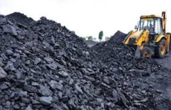 कैप्टिव और वाणिज्यिक कोयला खदानों में 20 मिलियन टन से अधिक कोयले का उत्पादन किया गया दर्ज कैप्टिव और वाणिज्यिक कोयला खदानों में 20 मिलियन टन से अधिक कोयले का उत्पादन किया गया दर्ज