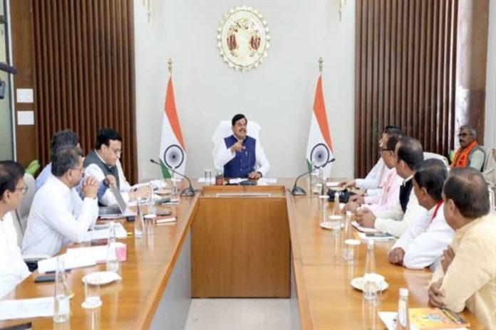 किसानों की समृद्धि के लिए समर्पित भाव से कार्य कर रही है सरकार : सीएम डॉ. मोहन यादव किसानों की समृद्धि के लिए समर्पित भाव से कार्य कर रही है सरकार : सीएम डॉ. मोहन यादव