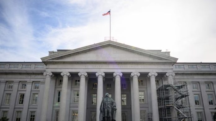 तेल कीमतों में तेजी के बीच अमेरिका ने रूसी तेल पर लगे प्रतिबंधों में और ढील देने की घोषणा की तेल कीमतों में तेजी के बीच अमेरिका ने रूसी तेल पर लगे प्रतिबंधों में और ढील देने की घोषणा की