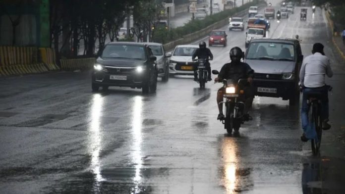 दिल्ली-एनसीआर में आज फिर करवट लेगा मौसम, तेज हवाओं और बारिश का अनुमान, गर्मी से मिलेगी राहत दिल्ली-एनसीआर में आज फिर करवट लेगा मौसम, तेज हवाओं और बारिश का अनुमान, गर्मी से मिलेगी राहत