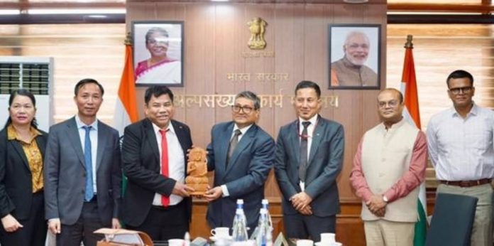 नई दिल्ली : वियतनाम के उप-मंत्री वाई.थोंग ने अल्पसंख्यक कार्य मंत्रालय के सचिव डॉ. चंद्र शेखर कुमार से की मुलाकात