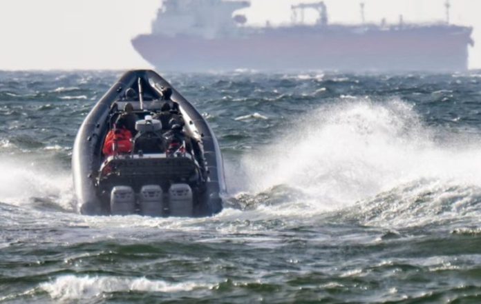 स्वीडन की अदालत ने टैंकर ‘सी आउल वन’ के रूसी कैप्टन को हिरासत में लेने का दिया आदेश स्वीडन की अदालत ने टैंकर ‘सी आउल वन’ के रूसी कैप्टन को हिरासत में लेने का दिया आदेश