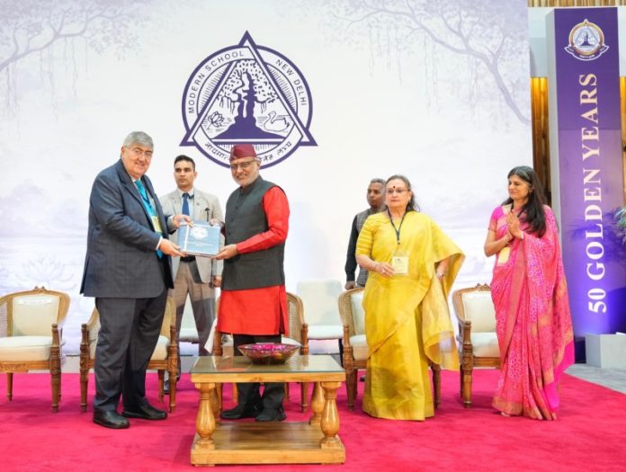 उपराष्ट्रपति सी.पी. राधाकृष्णन ने नई दिल्ली के वसंत विहार में मॉडर्न स्कूल के स्वर्ण जयंती भवन का किया उद्घाटन