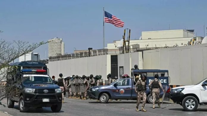 'पाकिस्तान से निकलें अमेरिकी अधिकारी', अमेरिकी राष्ट्रपति ट्रंप ने कराची और लाहौर दूतावास खाली करने का दिया आदेश