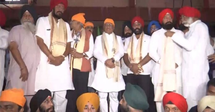 छत्तीसगढ़ : सीएम विष्णु देव साय ने रायपुर से हजूर साहिब तक वार्षिक सिख तीर्थयात्रा को हरी झंडी दिखाई