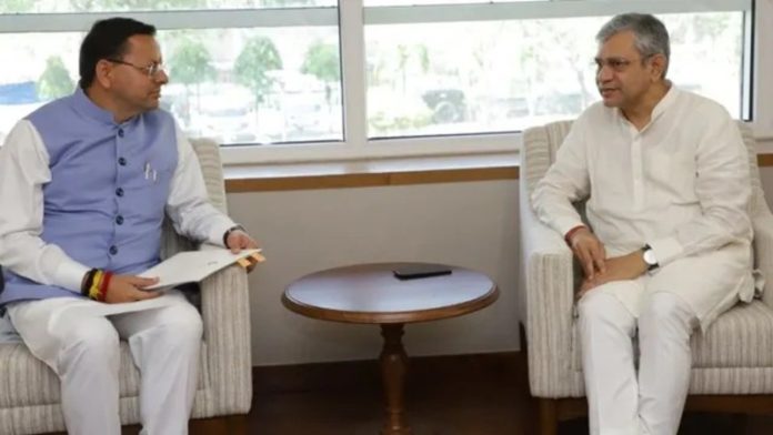 सीएम धामी ने नई दिल्ली में केंद्रीय मंत्री अश्विनी वैष्णव से की मुलाकात, रेल कनेक्टिविटी व डिजिटल कुंभ के लिए मांगा सहयोग