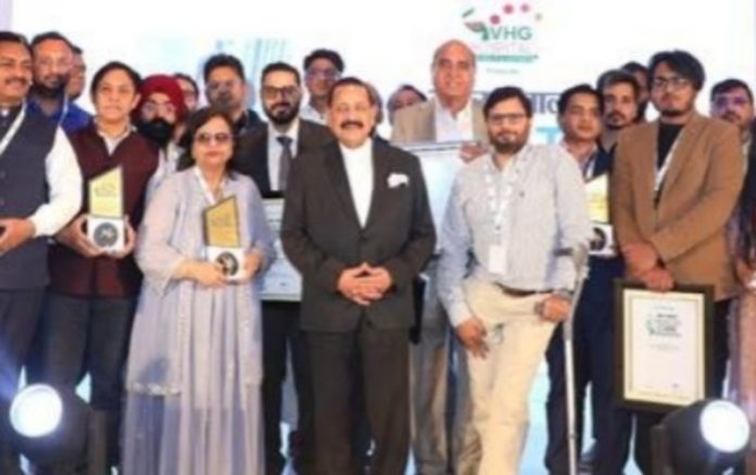 केंद्रीय मंत्री डॉ. जितेंद्र सिंह ने देश भर के 26 युवा चिकित्सा पेशेवरों को उत्कृष्ट प्रदर्शन के लिए पुरस्कार किए प्रदान