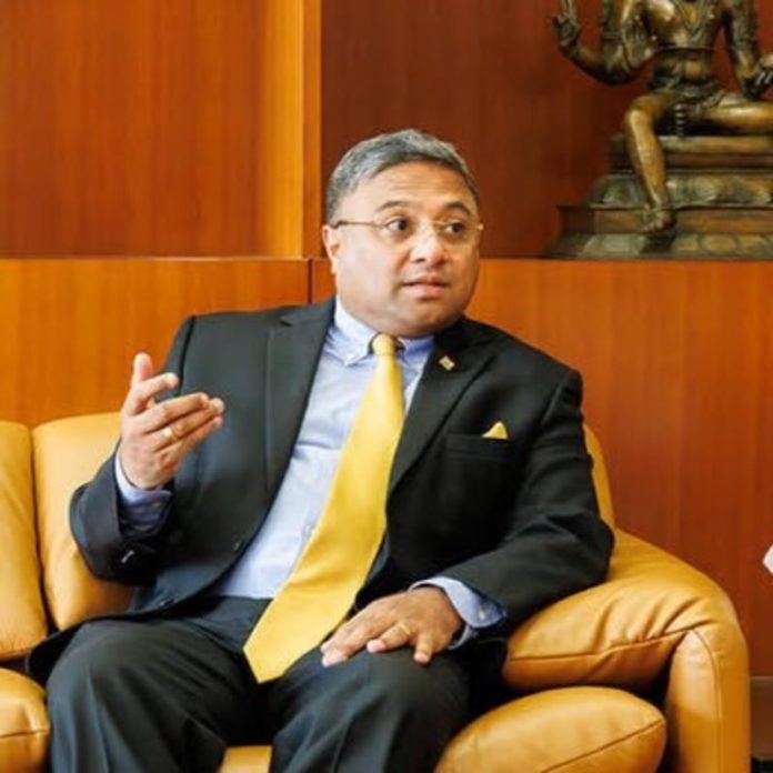 u6vX9azY_400x400 (1)