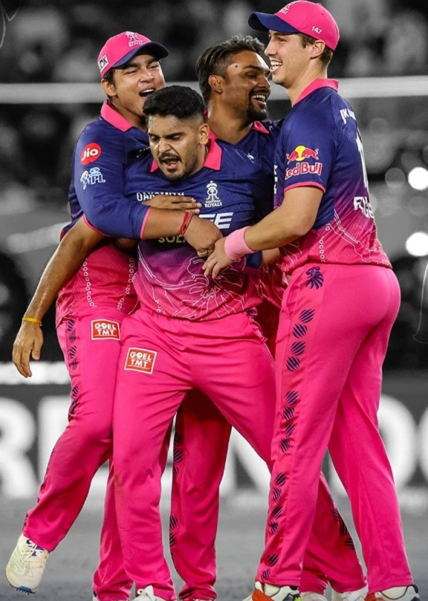 आईपीएल 2026 : राजस्थान रॉयल्स ने रोमांचक मुकाबले में गुजरात टाइटंस को 6 रन से हराया आईपीएल 2026 : राजस्थान रॉयल्स ने रोमांचक मुकाबले में गुजरात टाइटंस को 6 रन से हराया