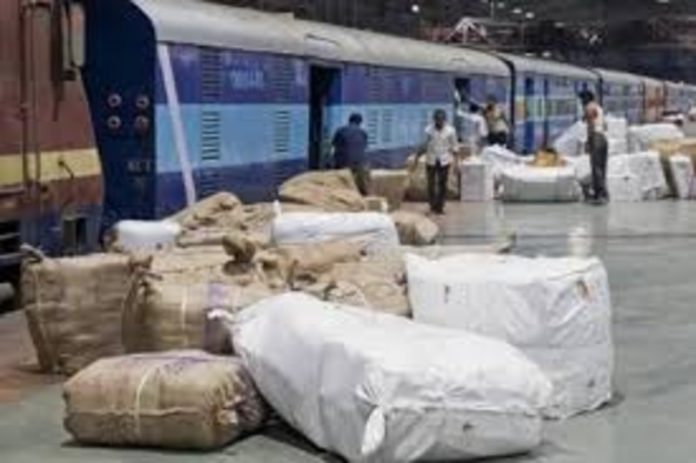 उत्तर रेलवे के दिल्ली मंडल ने पार्सल बुकिंग से 460 करोड़ से अधिक राजस्व किया अर्जित उत्तर रेलवे के दिल्ली मंडल ने पार्सल बुकिंग से 460 करोड़ से अधिक राजस्व किया अर्जित