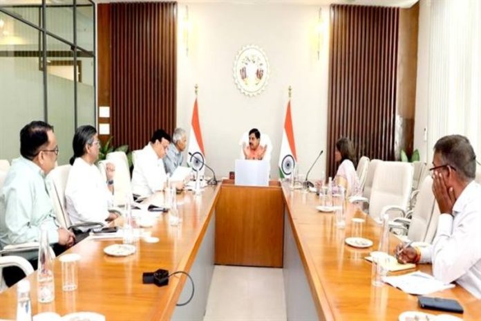 ग्रामीण क्षेत्रों में सड़क निर्माण में आधुनिक तकनीक का अधिक से अधिक करें उपयोग : सीएम डॉ. मोहन यादव