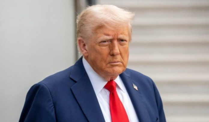 अमेरिका ने ईरान के बंदरगाहों की नाकाबंदी के लिए मध्य पूर्व में तैनात किए 15 नौसैनिक जहाज़ अमेरिका ने ईरान के बंदरगाहों की नाकाबंदी के लिए मध्य पूर्व में तैनात किए 15 नौसैनिक जहाज़