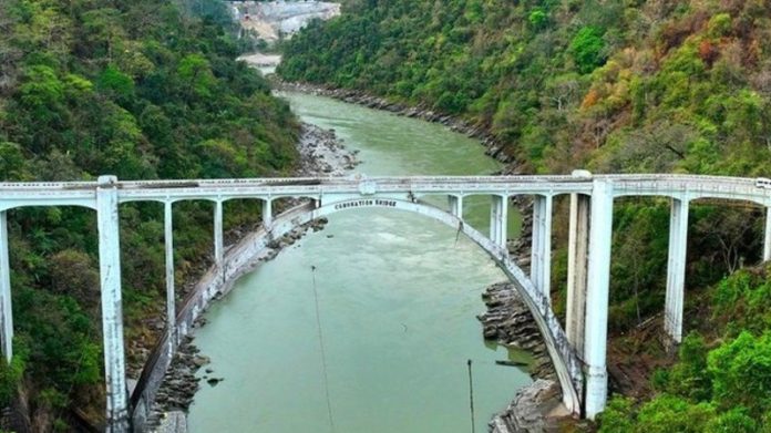 सरकार ने दार्जिलिंग में वैकल्पिक कोरोनेशन ब्रिज की रद्द बोलियों पर दिया स्पष्टीकरण